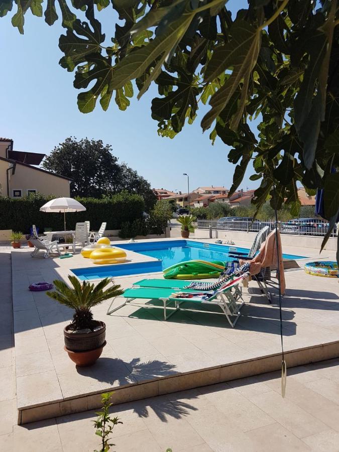 Nice, Cosy Studio Apartment With Shared Outdoor Pool Banjole Exterior foto